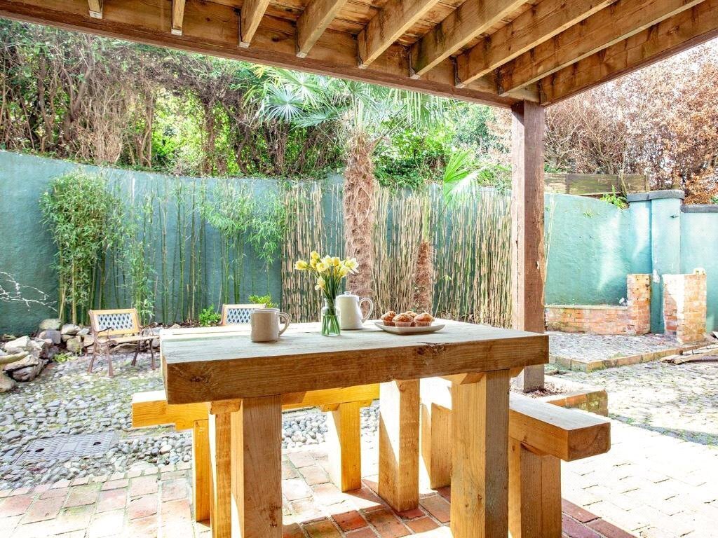 6 bedroom property for sale in Drive, Dawlish, Devon, EX7 £