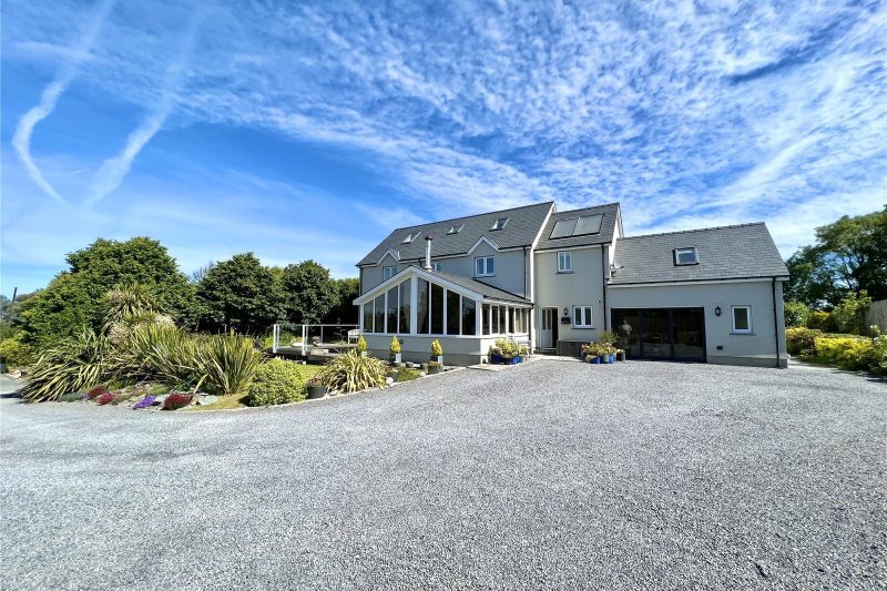 6 bedroom property for sale in Aberporth, Ceredigion, SA43 Offers in