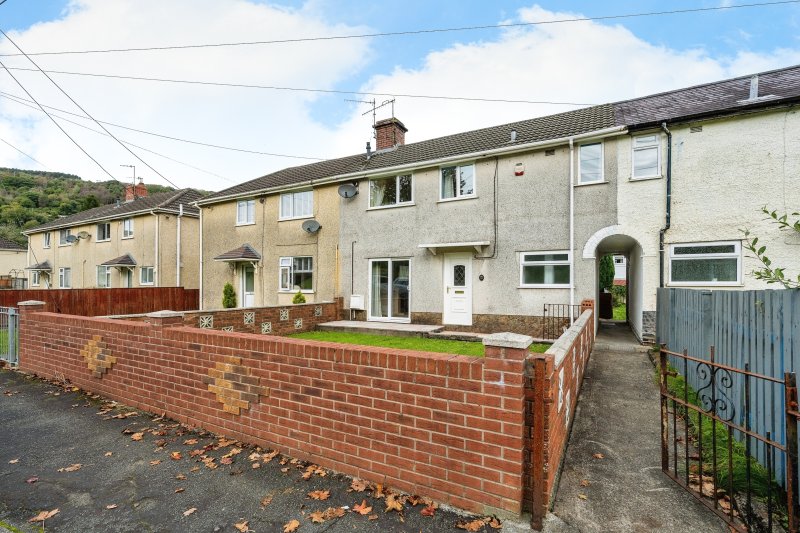 3 bedroom property for sale in Min Yr Afon, Ystalyfera, Neath Port