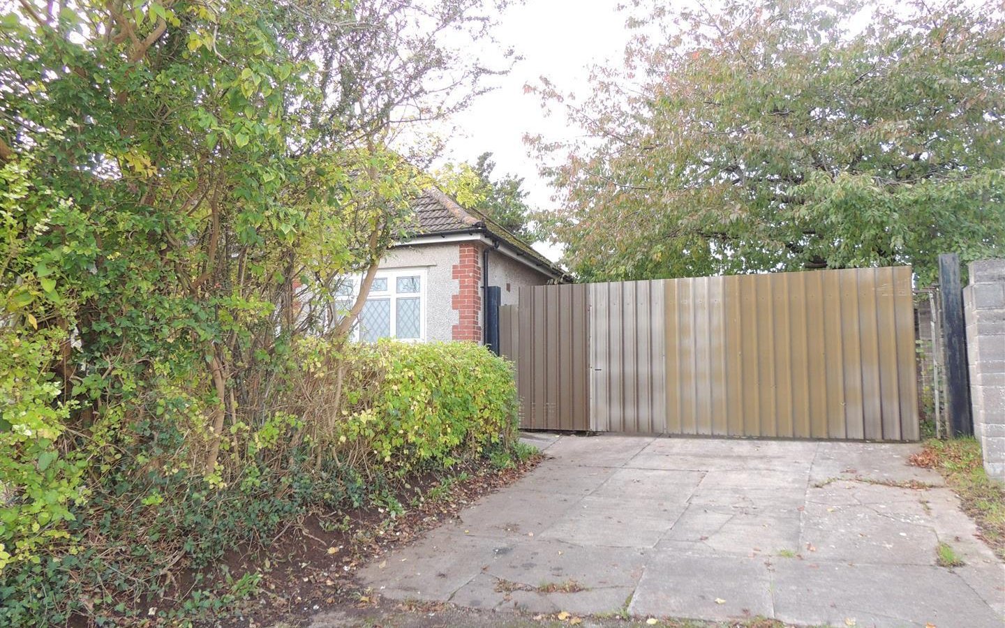 3 bedroom property for sale in Watsons Road, Longwell Green, Bristol