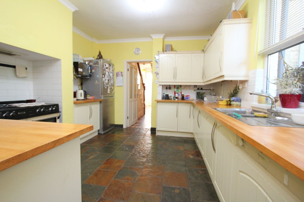 5 bedroom property for sale in St. Nicholas Road, Barry, CF62 £345,000