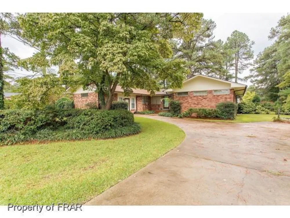 319 Stacy Weaver Dr, Fayetteville, NC 28311