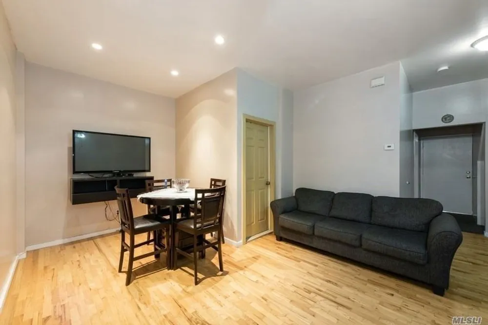 71-39 66th Pl, New York, NY 11385