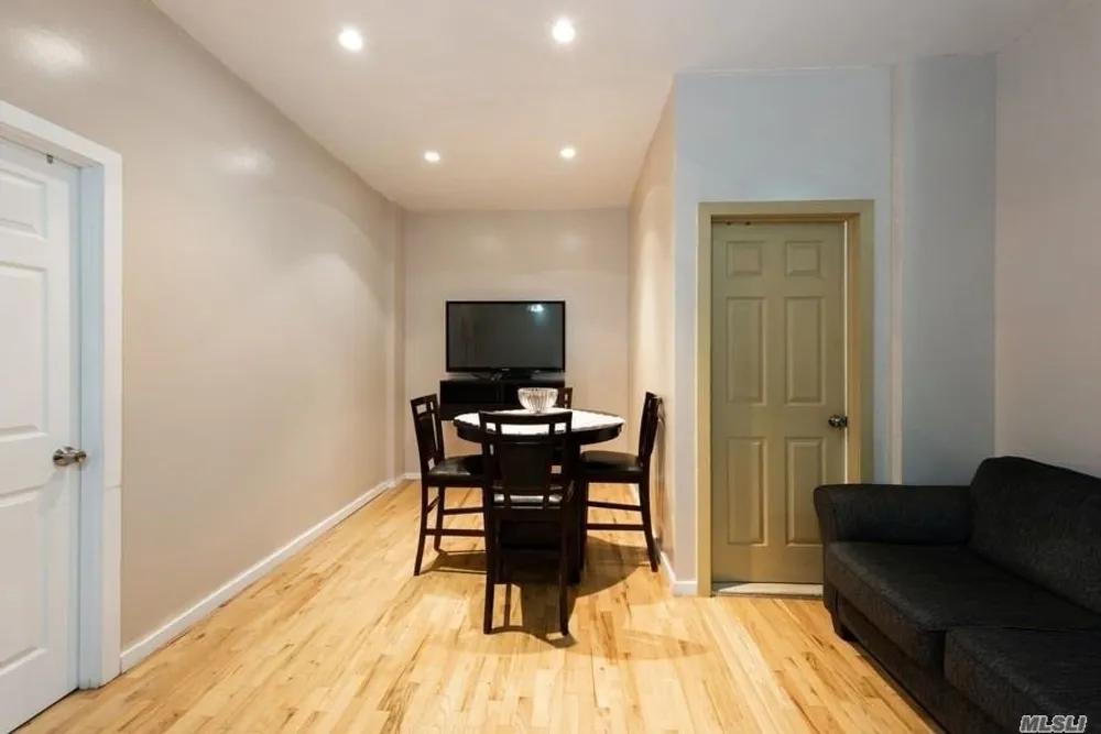 71-39 66th Pl, New York, NY 11385