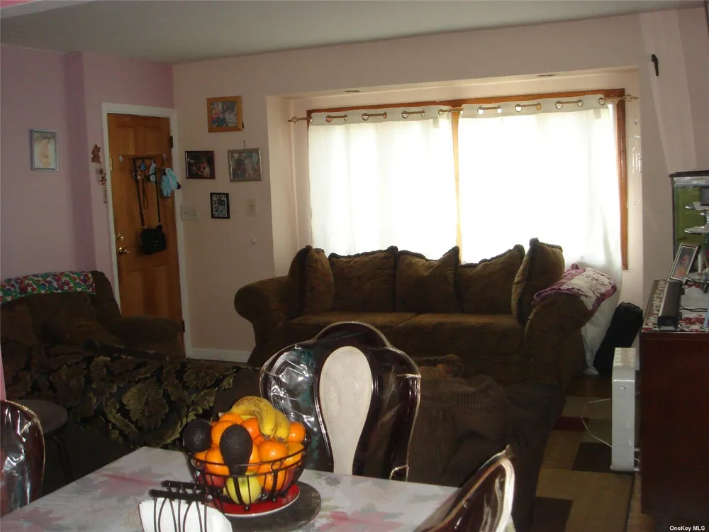 1323 Globe Ave, Elmont, NY 11003