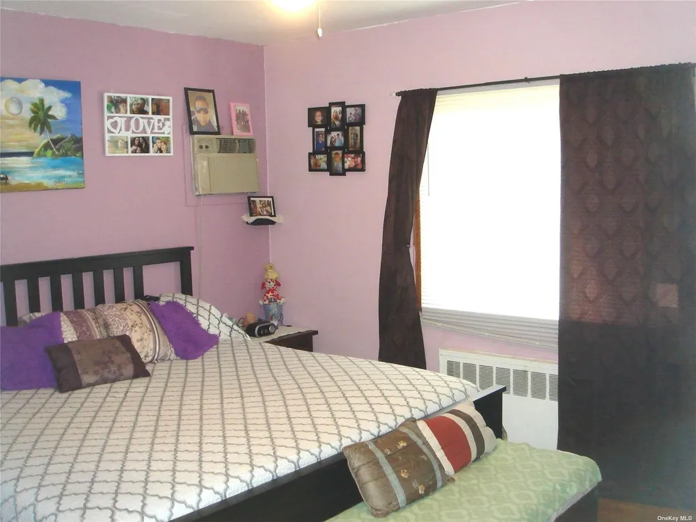 1323 Globe Ave, Elmont, NY 11003