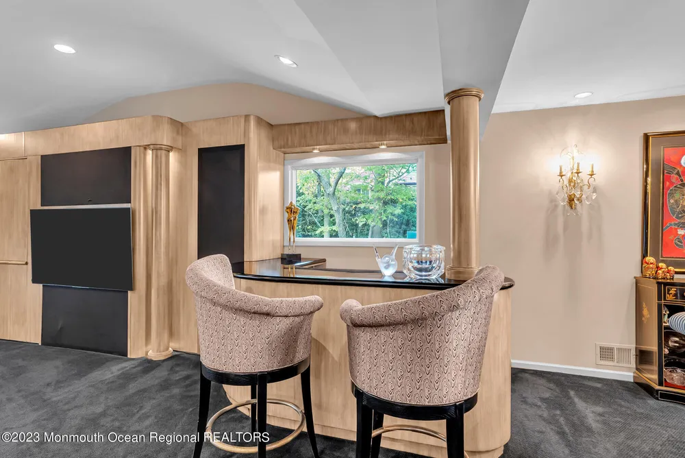 6 Marc Rd, West Long Branch, NJ 07764
