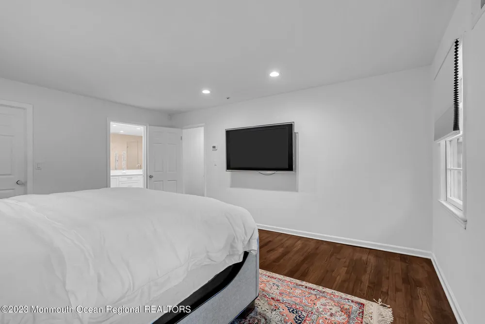 6 Marc Rd, West Long Branch, NJ 07764