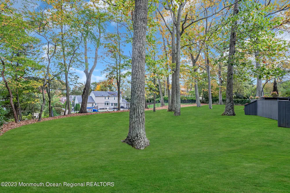 6 Marc Rd, West Long Branch, NJ 07764