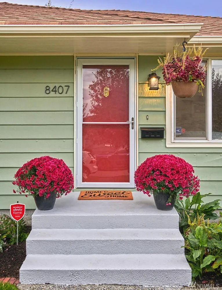 8407 12th Ave SW, Seattle, WA 98106