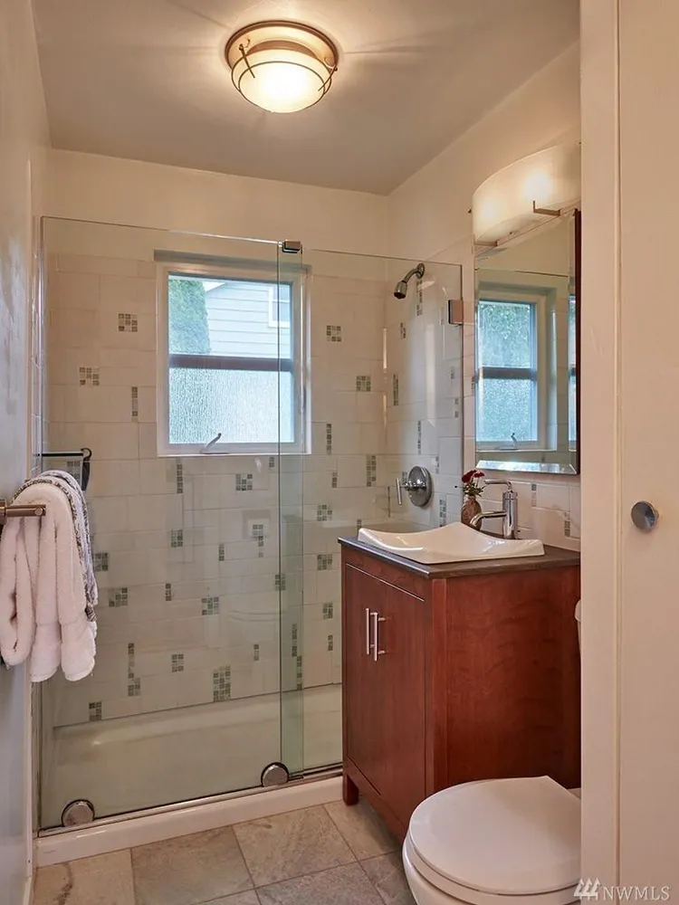 8407 12th Ave SW, Seattle, WA 98106