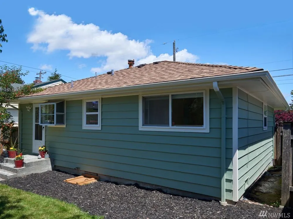 8407 12th Ave SW, Seattle, WA 98106