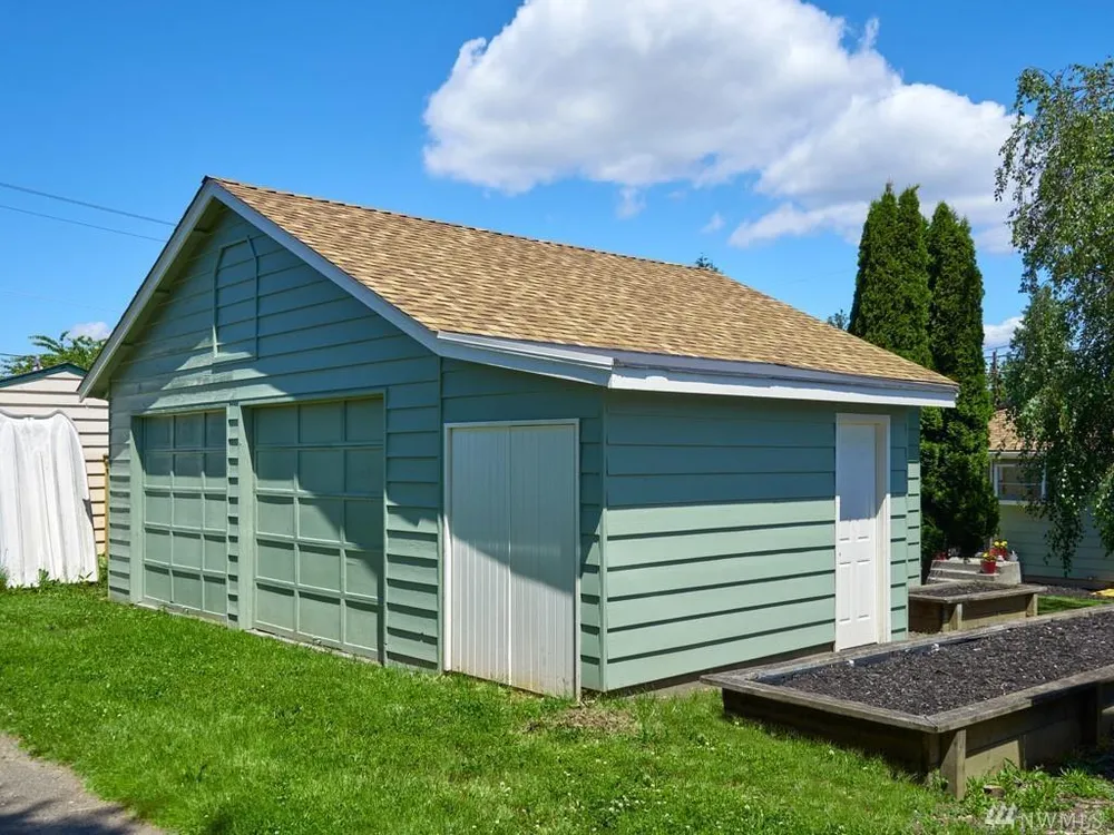 8407 12th Ave SW, Seattle, WA 98106