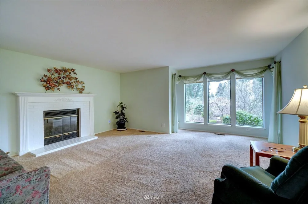 574 SW Colewood Ln, Normandy Park, WA 98166