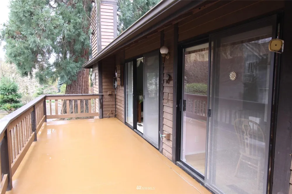 574 SW Colewood Ln, Normandy Park, WA 98166