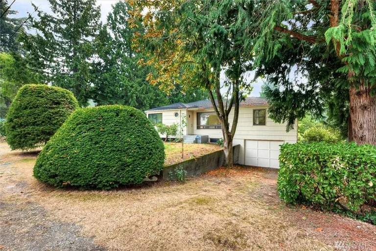 1421 S 134th St, Burien, WA 98168