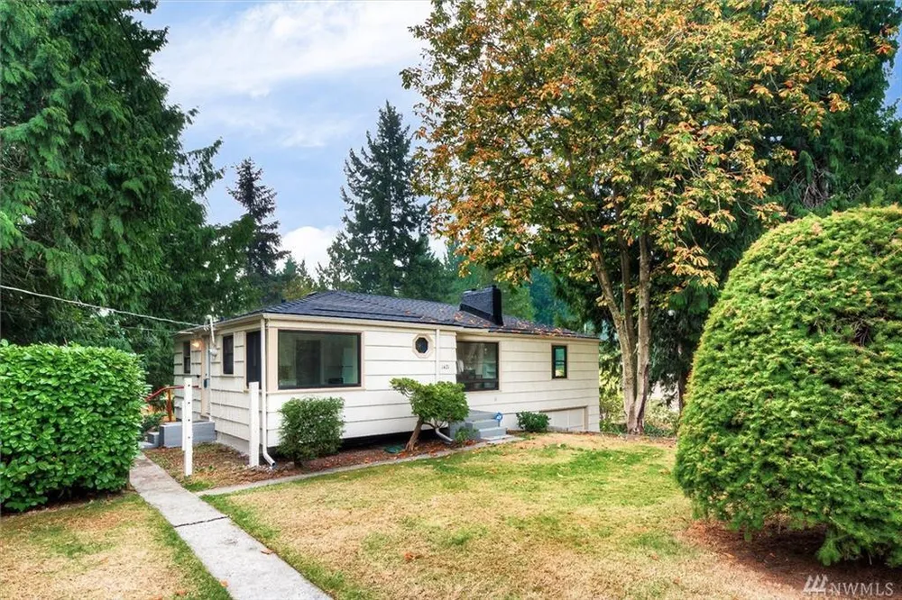 1421 S 134th St, Burien, WA 98168