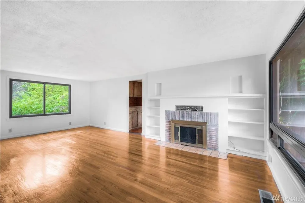 1421 S 134th St, Burien, WA 98168
