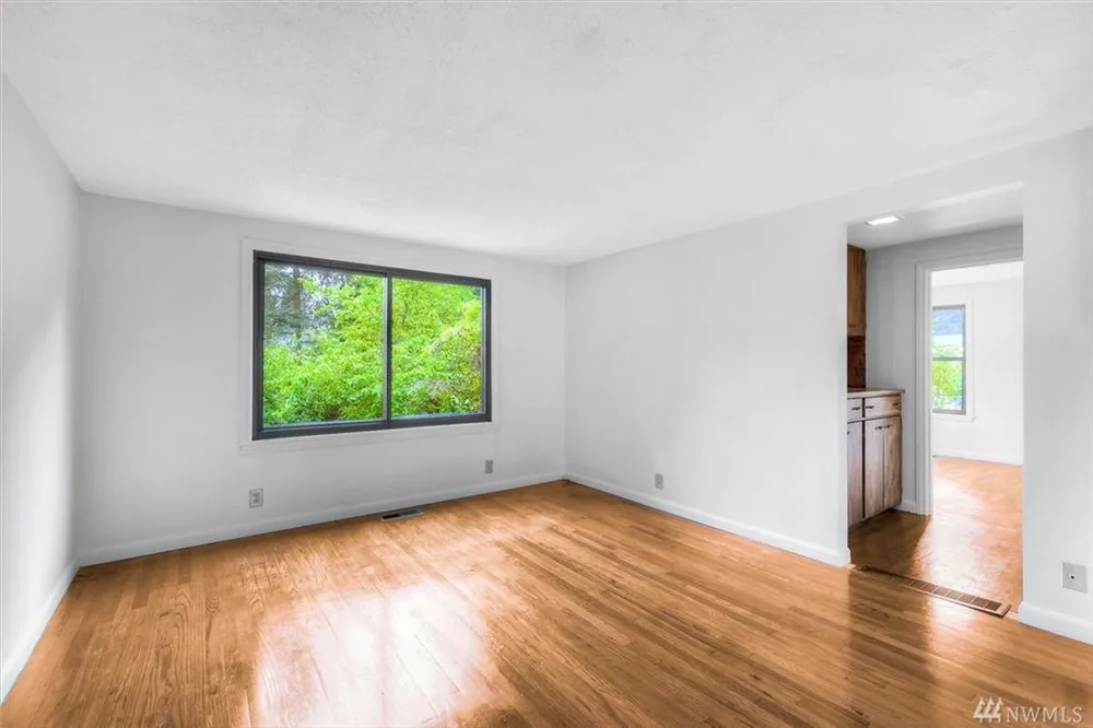 1421 S 134th St, Burien, WA 98168