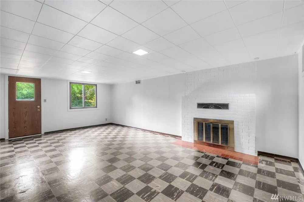 1421 S 134th St, Burien, WA 98168