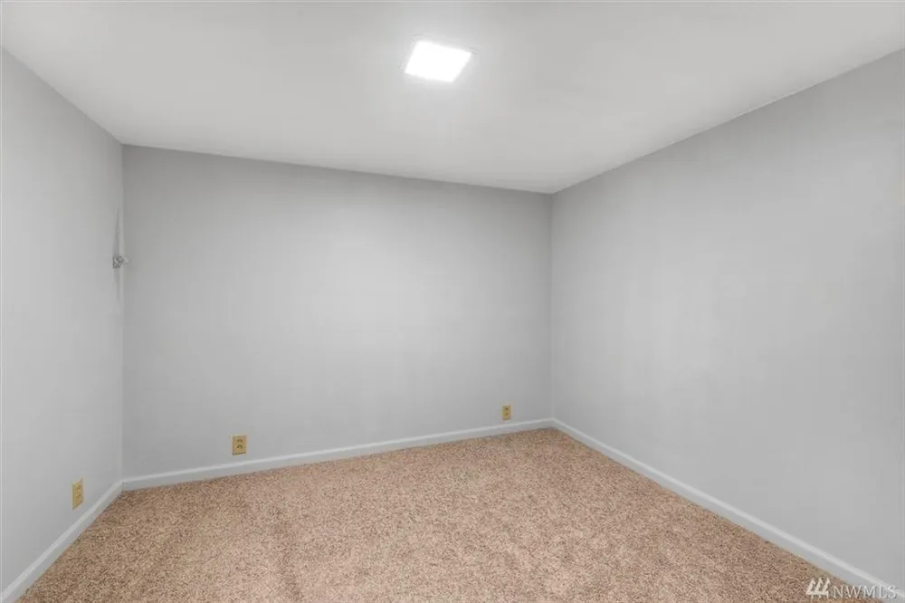 1421 S 134th St, Burien, WA 98168