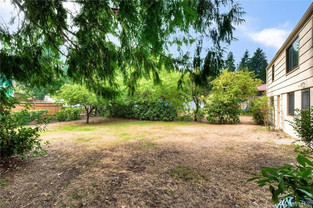 1421 S 134th St, Burien, WA 98168