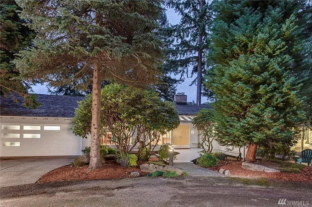 7704 88th Pl SE, Mercer Island, WA 98040