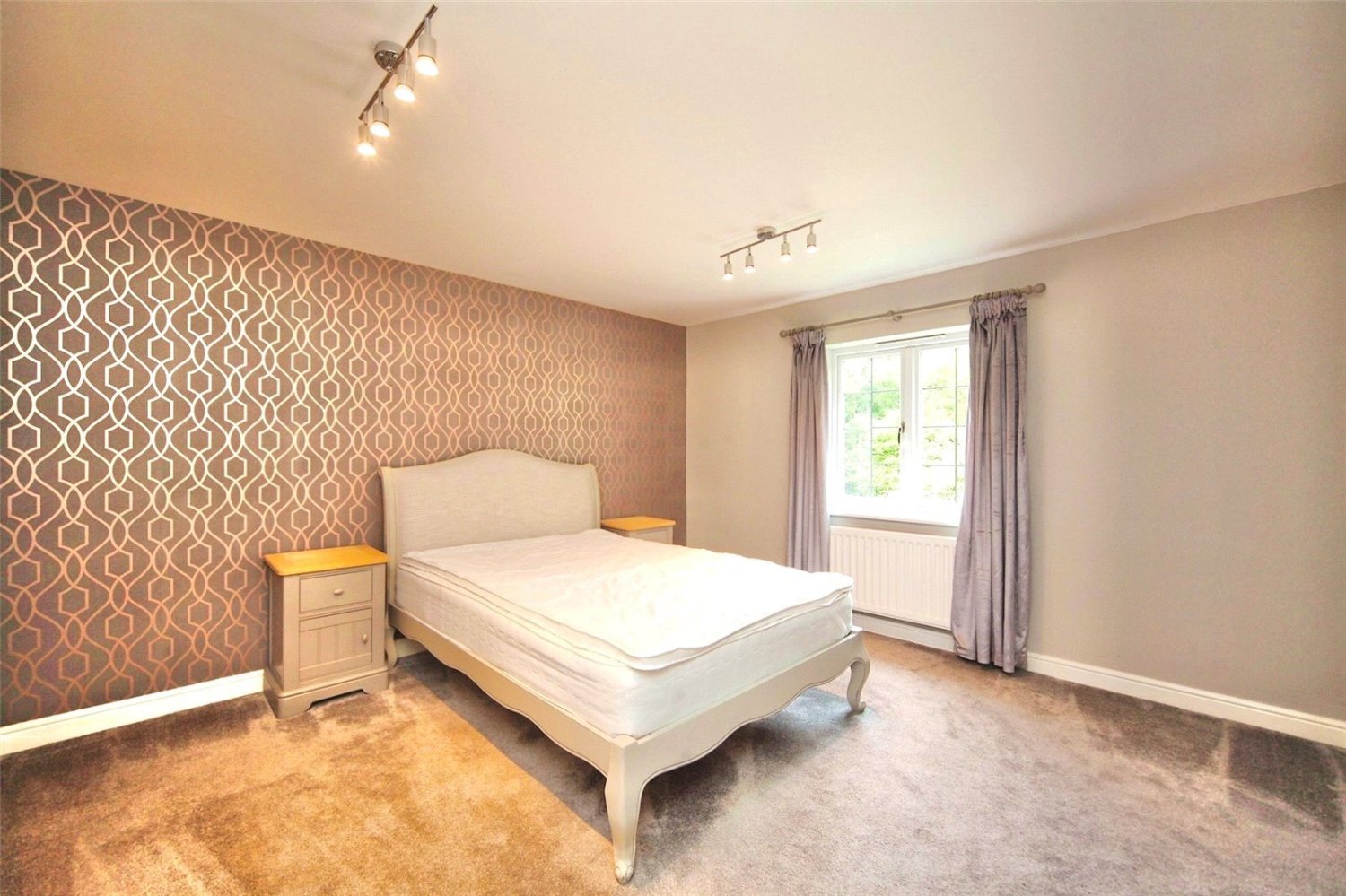 JacksonStops 6 bedroom property for sale in Queens Drive, Taunton