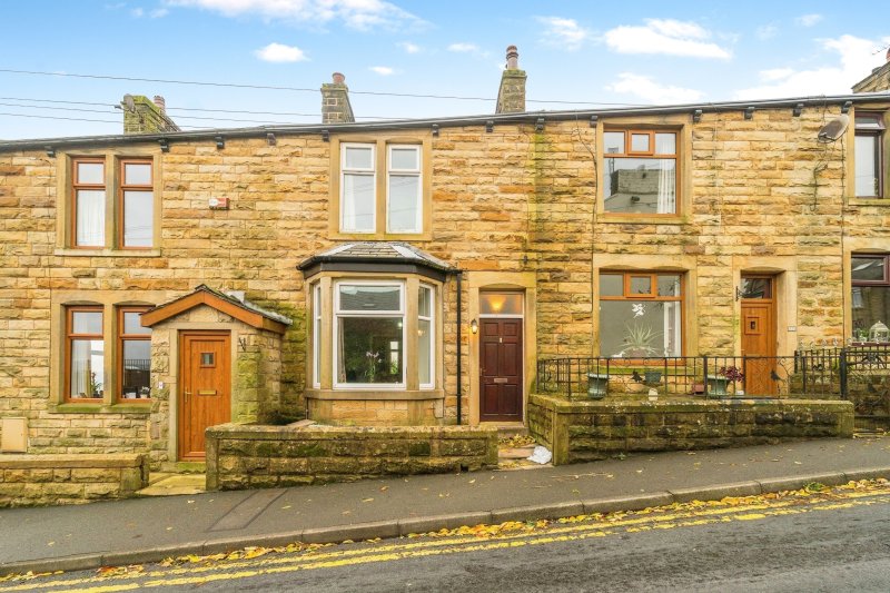 2 bedroom property for sale in Todmorden Road, Briercliffe, Burnley