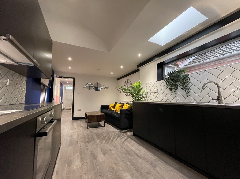 5 bedroom property for sale in Oxford Street, Coventry, CV1 5EH