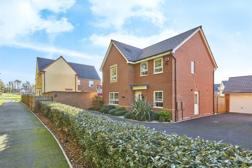 Isla Close, Mickleover, Derby 4 bedroom detached house Bagshaws