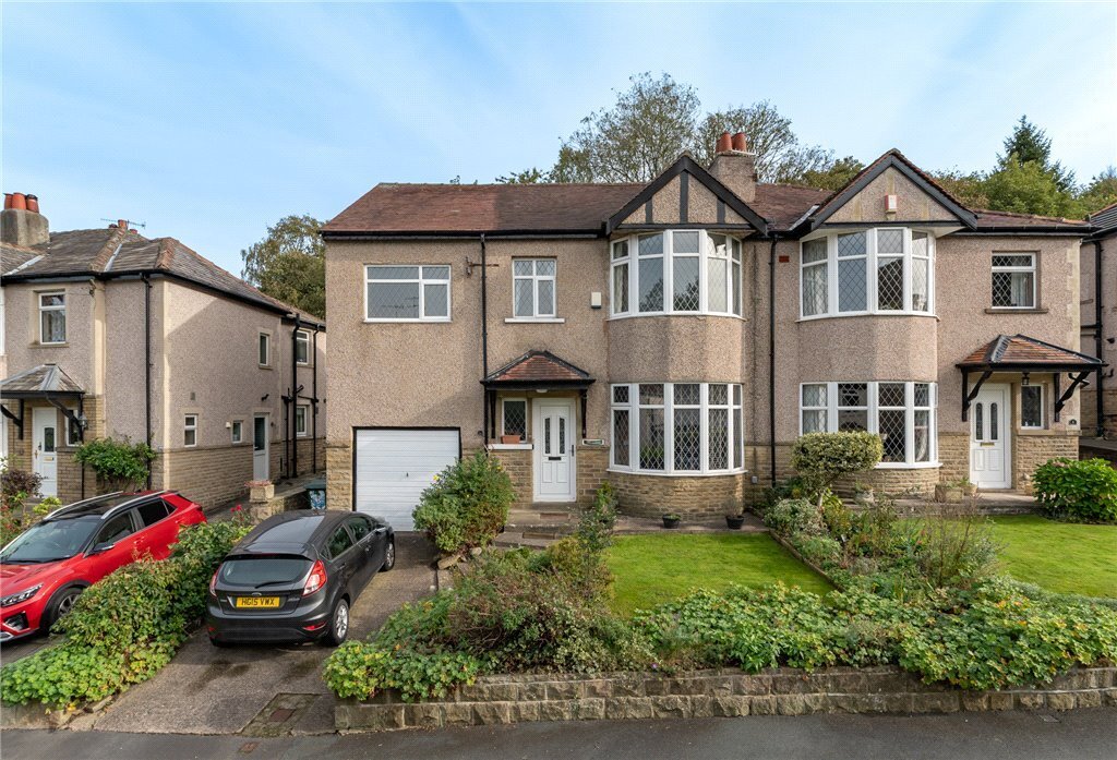 5 bedroom property for sale in Branksome Drive, Shipley, West Yorkshire