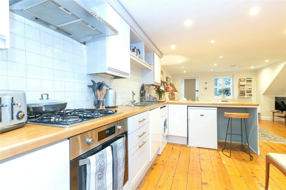 1 bedroom property to let in Cowley Road, Oxford, OX4 £700 pw