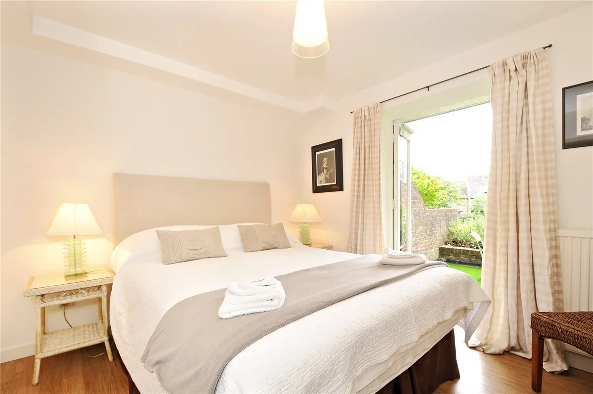 Folly Bridge Court, Oxford, OX1