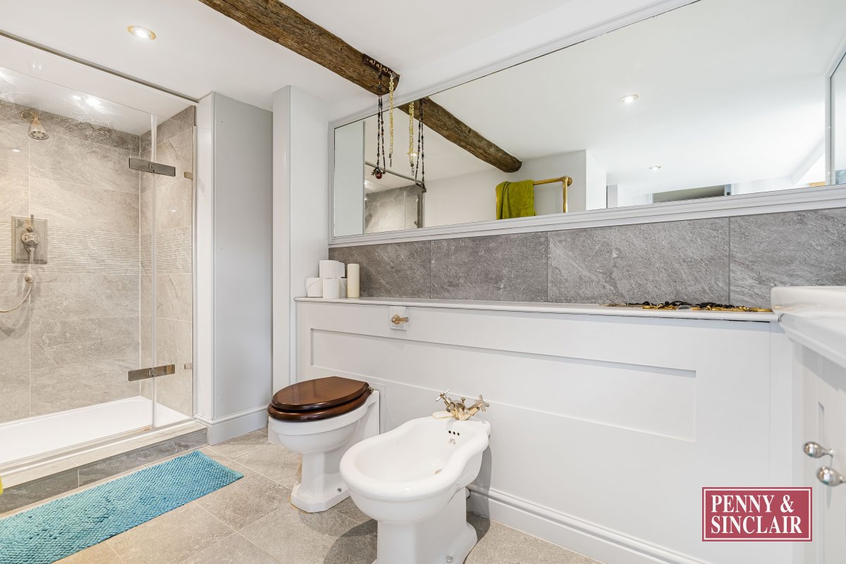 5 bedroom property to let in Howe Road, Watlington, OX49 £13,000 pw