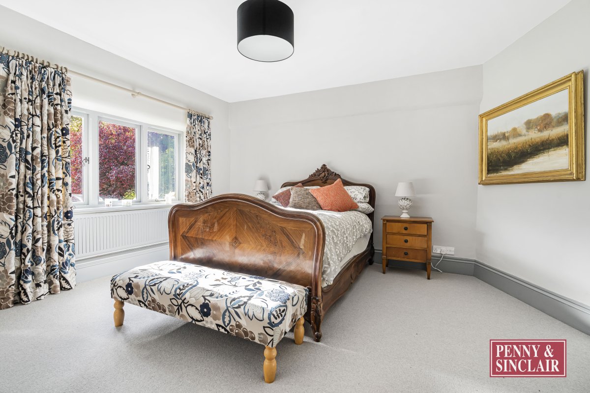 5 bedroom property to let in Howe Road, Watlington, OX49 £13,000 pw