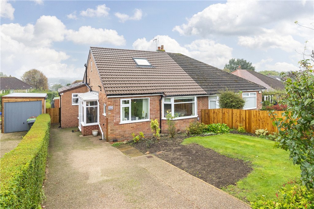 3 bedroom property for sale in Buckstone Avenue, Moortown, Leeds, LS17