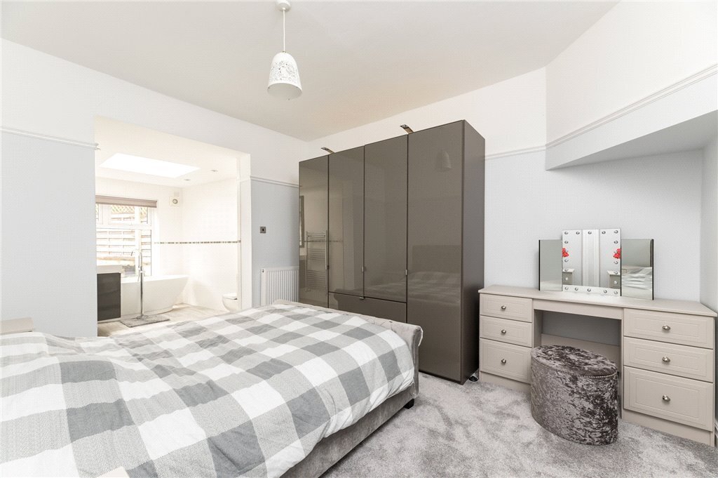 4 bedroom property for sale in Moorhead Crescent, Shipley, West