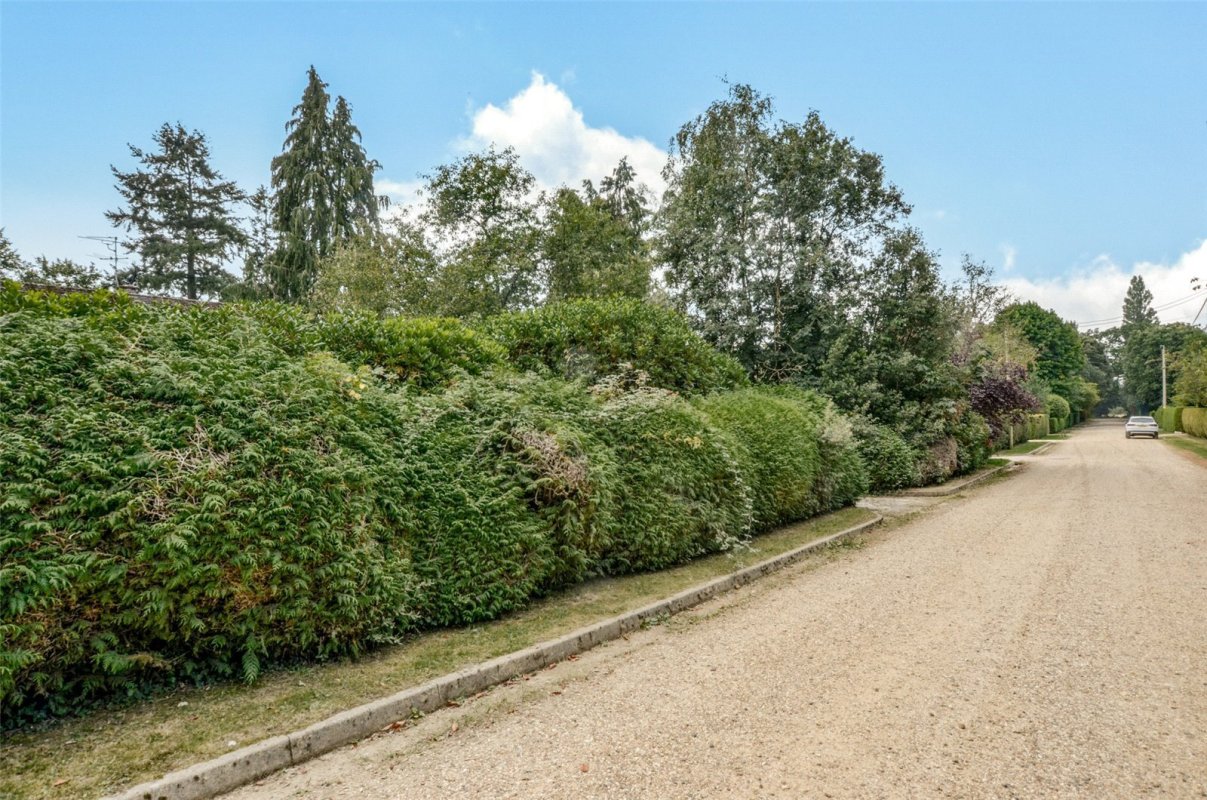 4 bedroom property for sale in Riverside Road, West Moors, Ferndown