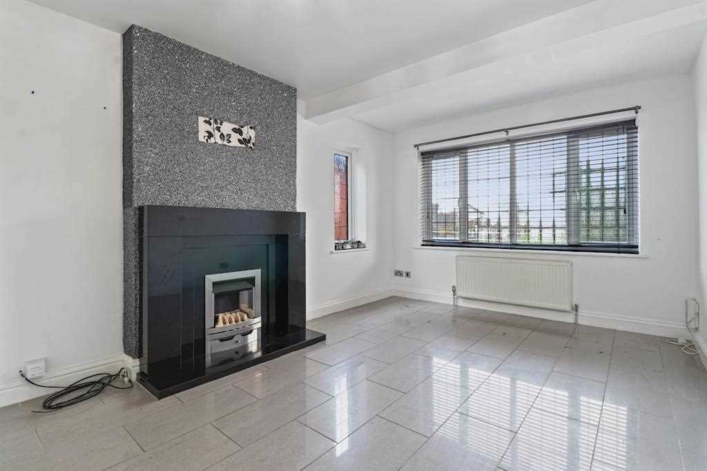 Fir Tree Close, Essex Image 3