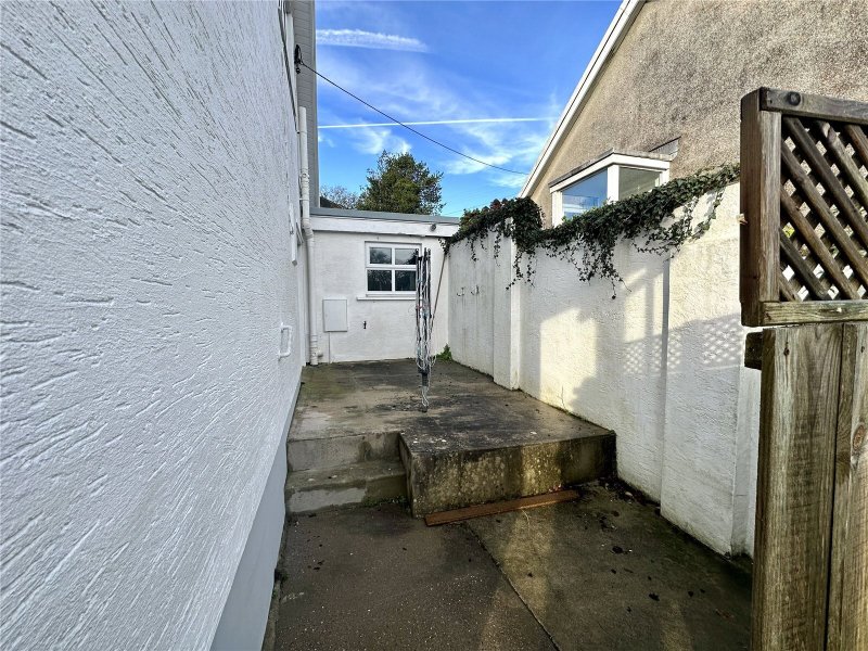 4 bedroom property to let in Stammers Lane, Rushy Lake, Saundersfoot