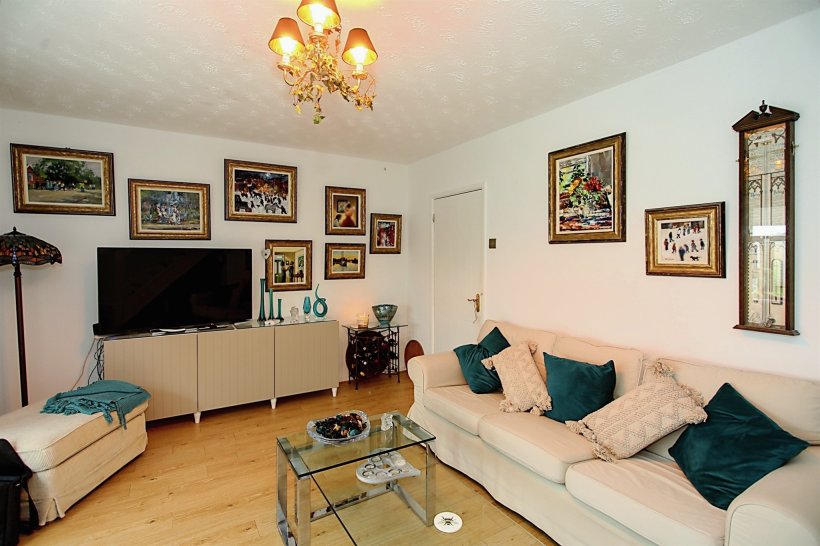 Wistaston Road, Willaston, Nantwich 3 bedroom semidetached house