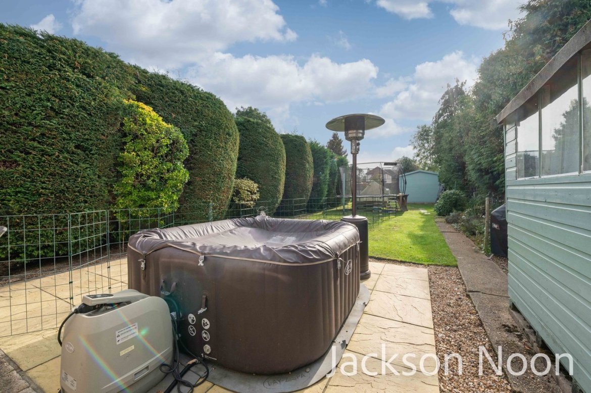 3 bedroom property for sale in Heatherside Road, Ewell, KT19 Offers