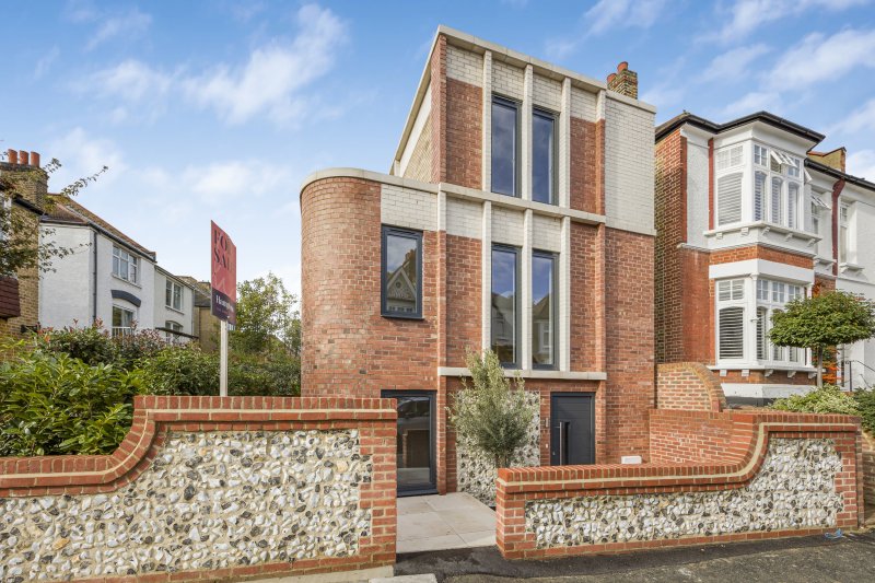 3 bedroom property for sale in Boyne Road, Lewisham, SE13 Guide price