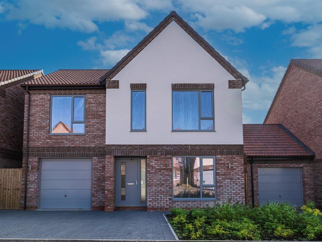 4 bedroom property for sale in Knights Gate, Sutton cum Lound, Retford