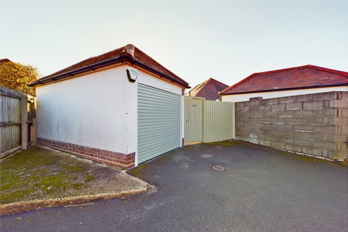 2 bedroom property for sale in Tuckton Road, Tuckton, Bournemouth