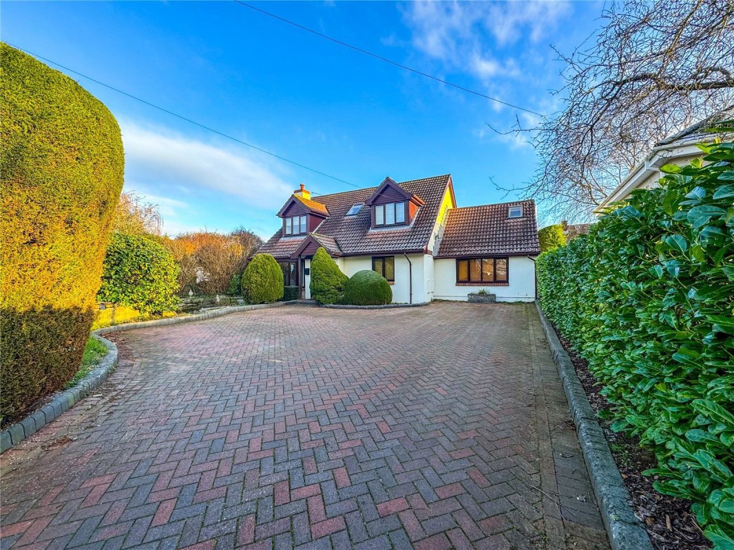 4 bedroom property for sale in West Road, Bransgore, Christchurch