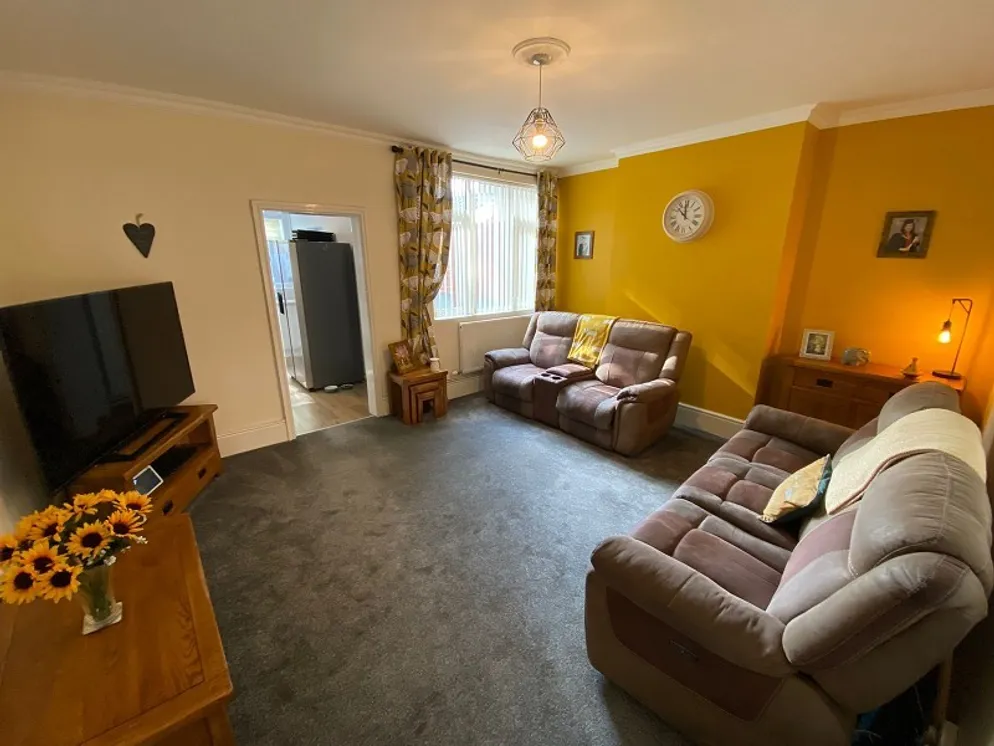4 bedroom property for sale in Avon Street, Glynneath, Neath, Neath Port Talbot. £162,000