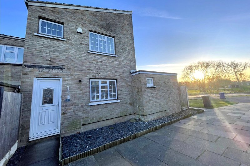 3 bedroom property for sale in Tasman Close, Corringham, Essex, SS17 £315,000
