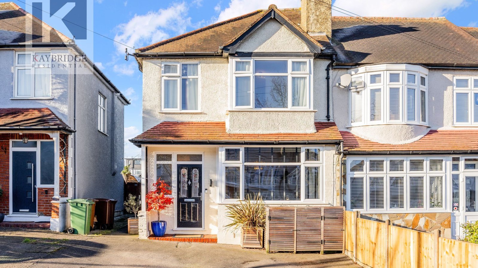 3 bedroom property for sale in Stoneleigh Avenue, Worcester Park, KT4